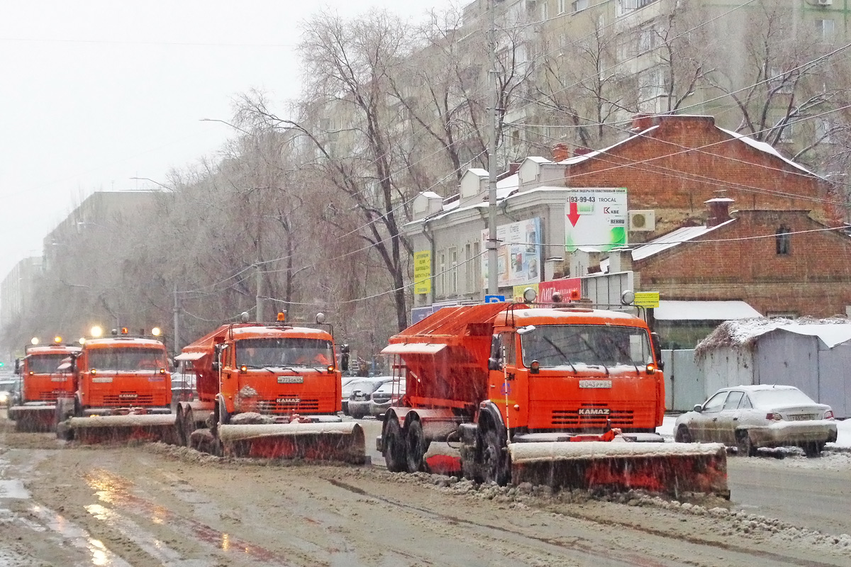 Саратовская область, № Е 043 РР 64 — КамАЗ-65115-62