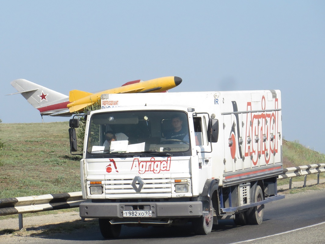 Краснодарский край, № Т 982 ХО 93 — Renault Midliner