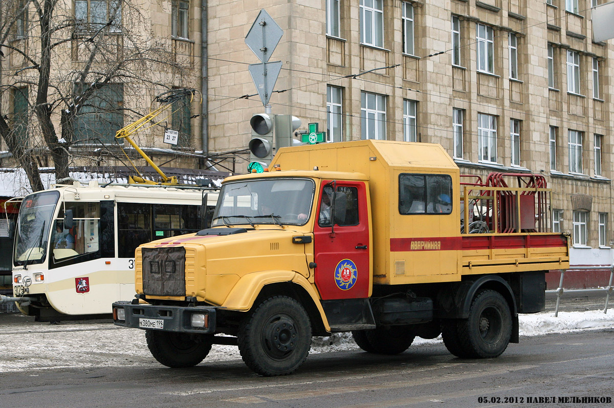 Москва, № К 380 МЕ 199 — ЗИЛ-432932