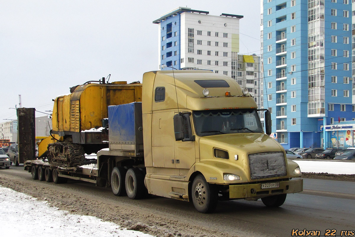 Алтайский край, № А 223 ОР 22 — Volvo VNL660