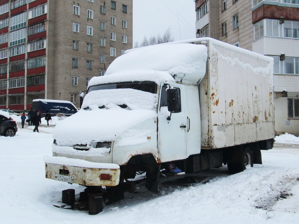 Кировская область, № Р 252 ВН 43 — ЗИЛ-5301ЮО "Бычок"