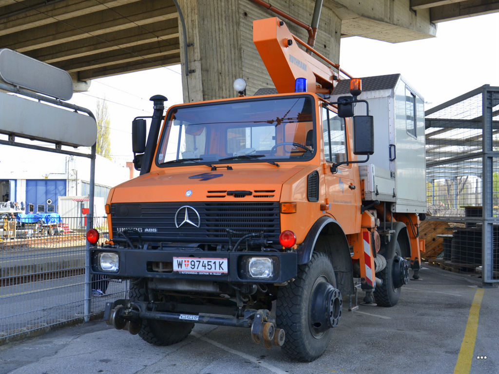 Австрия, № W 97451 K — Mercedes-Benz Unimog (общ.м)