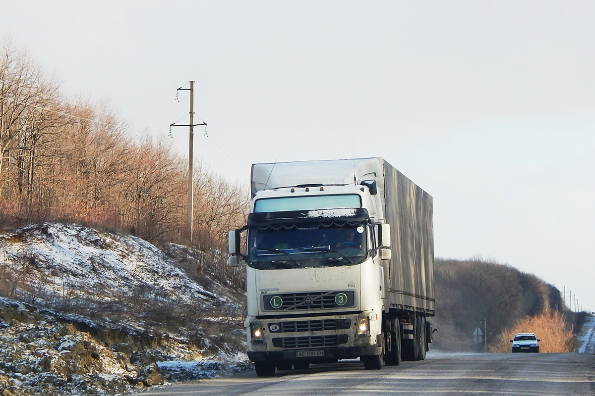 Днепропетровская область, № АЕ 1795 ЕМ — Volvo ('2002) FH-Series