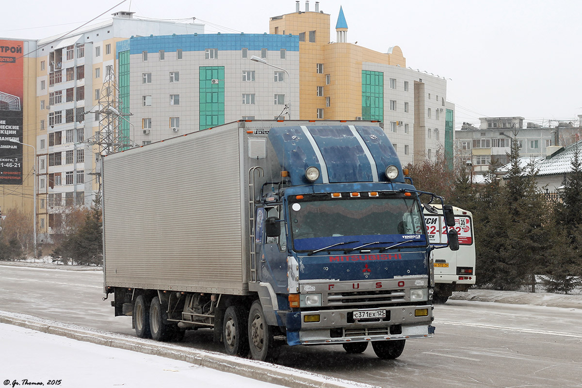 Приморский край, № С 371 ЕХ 125 — Mitsubishi Fuso The Great