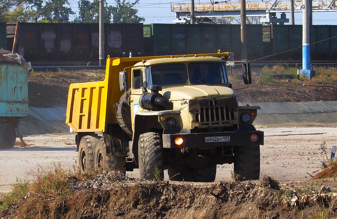 Москва, № Н 442 ВТ 197 — Урал-5557-40