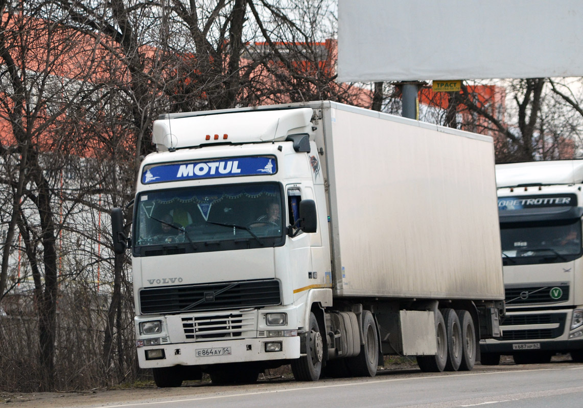 Новосибирская область, № Е 864 АУ 54 — Volvo ('1993) FH12.460