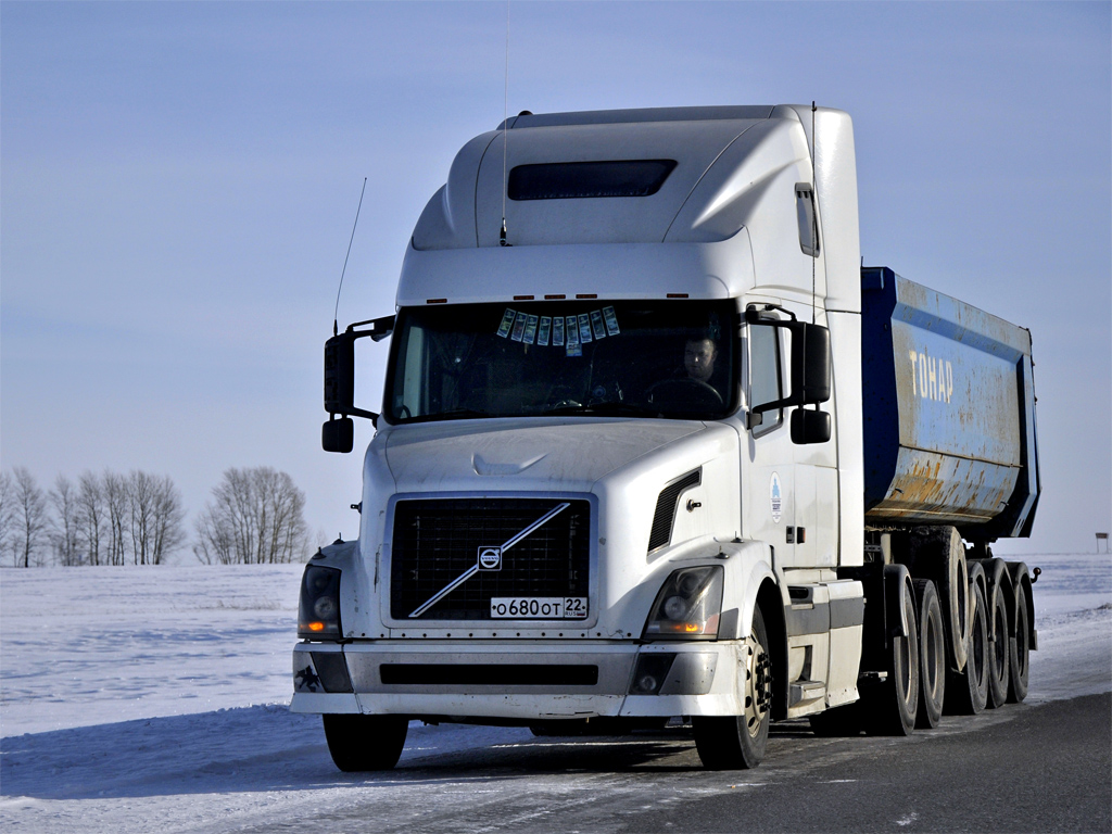 Алтайский край, № О 680 ОТ 22 — Volvo VNL670