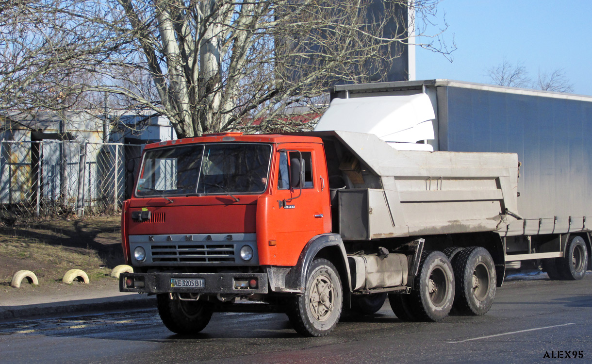 Днепропетровская область, № АЕ 3205 ВІ — КамАЗ-5511