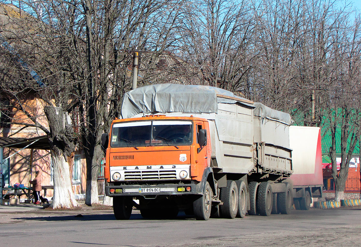 Херсонская область, № ВТ 8176 ВС — КамАЗ-5511