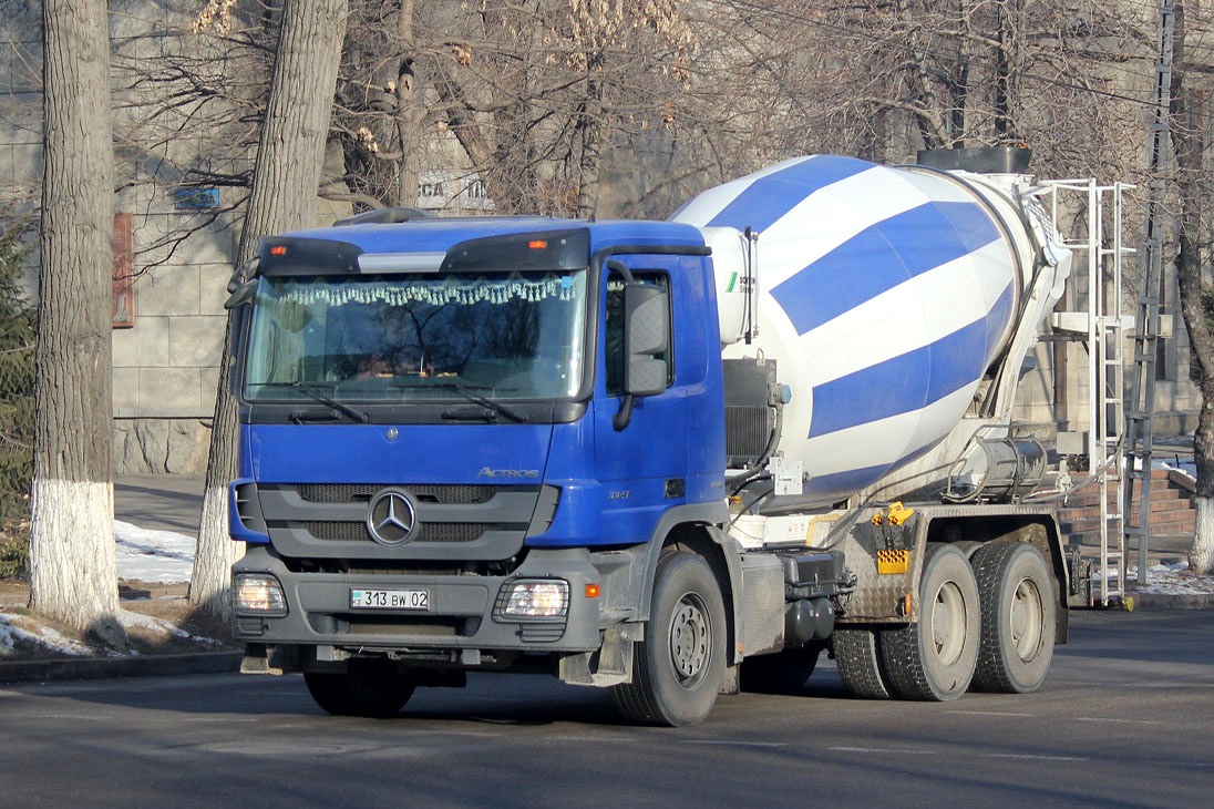 Алматы, № 313 BW 02 — Mercedes-Benz Actros ('2009) 3341
