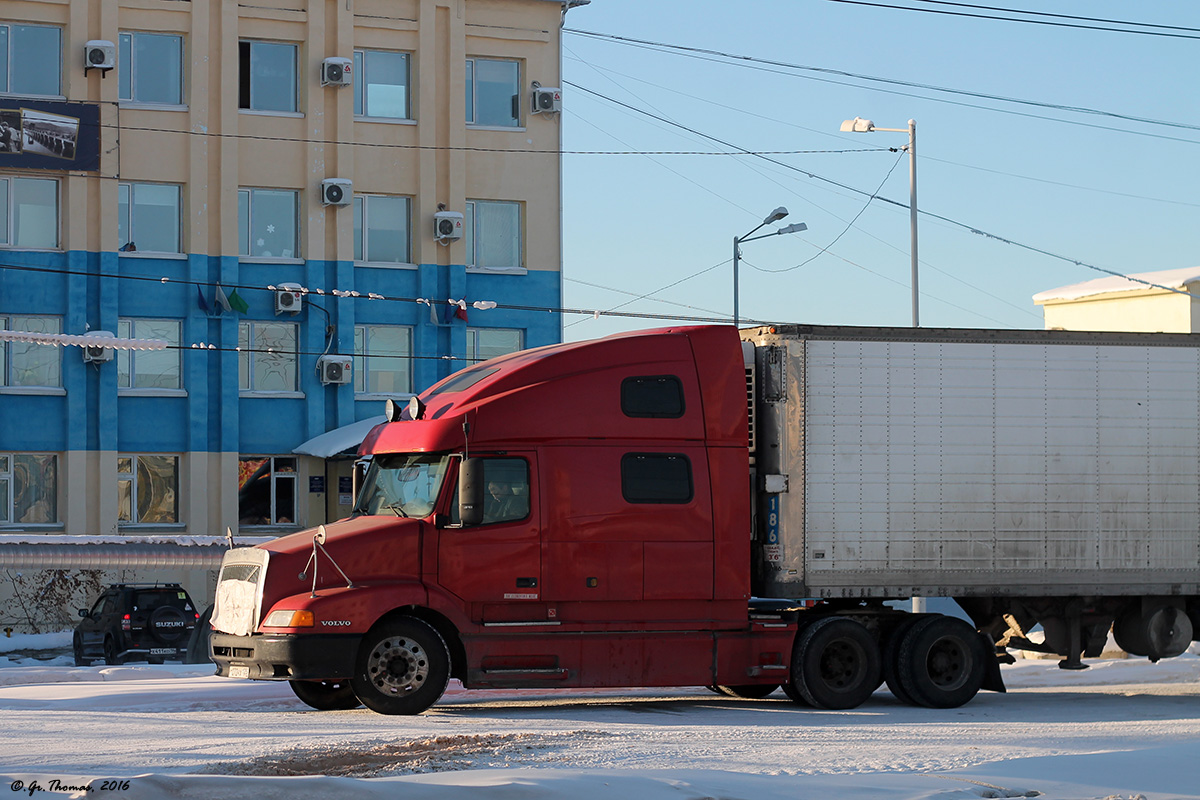 Приморский край, № Т 072 КХ 125 — Volvo VNL770