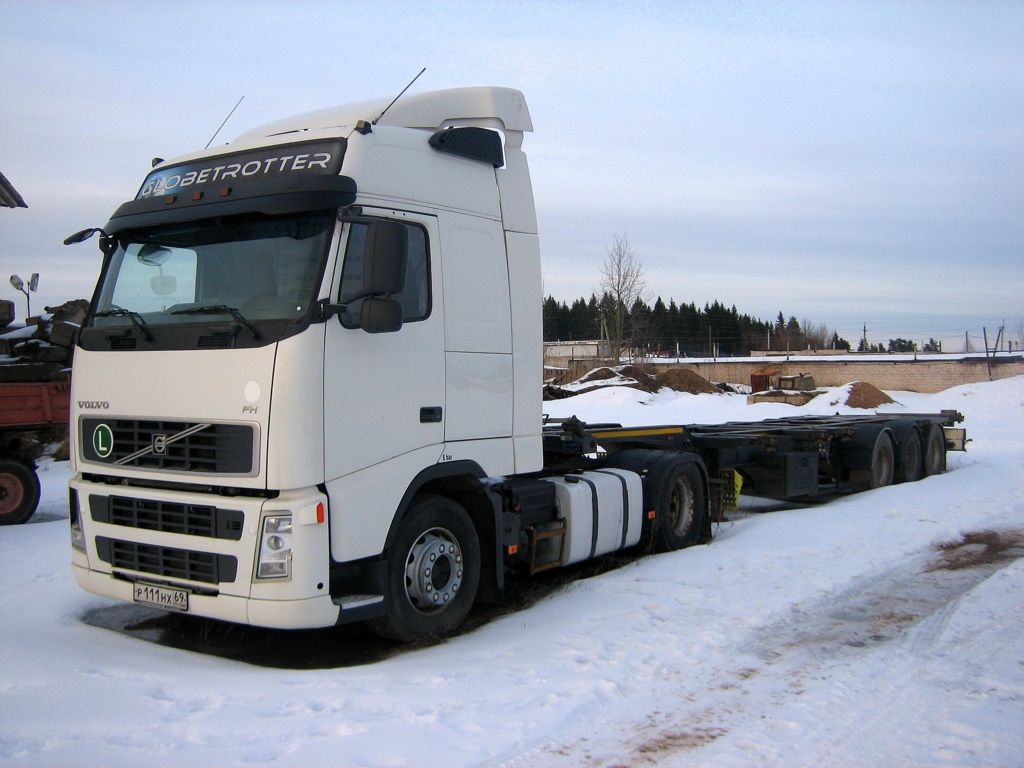 Тверская область, № Р 111 НХ 69 — Volvo ('2002) FH-Series