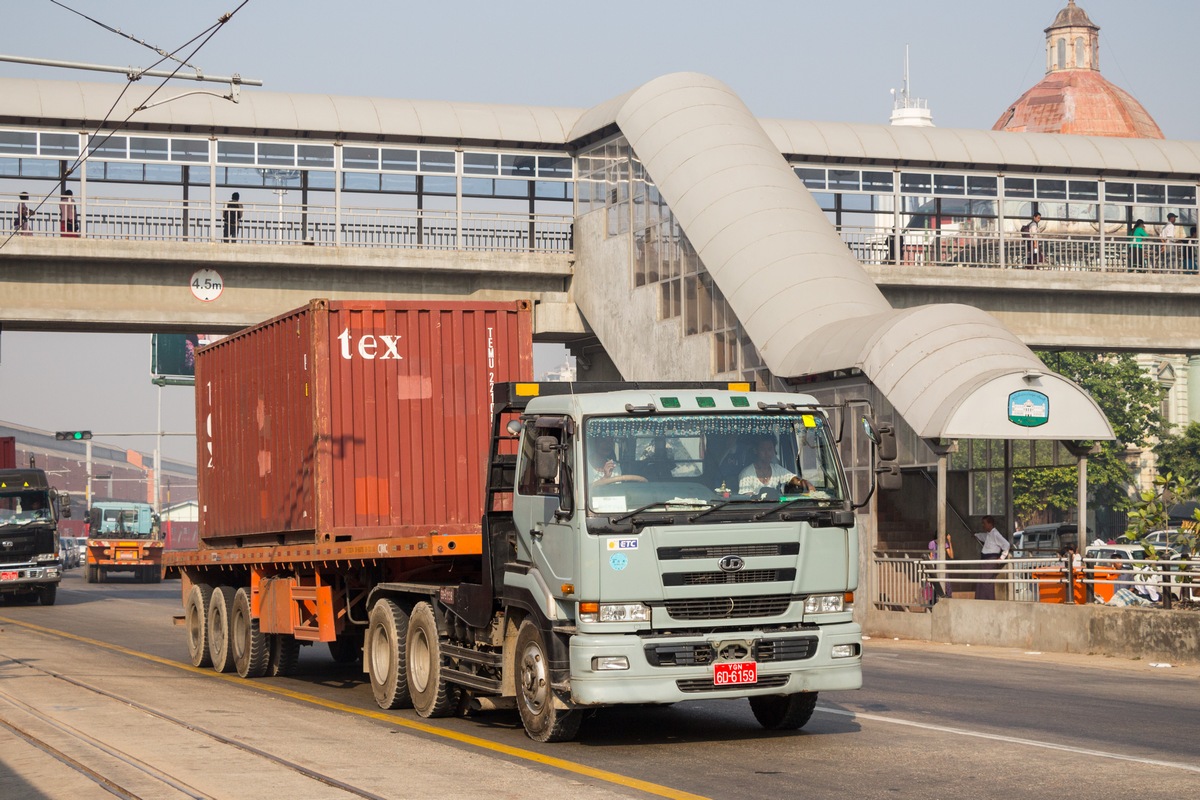 Мьянма, № 6D-6159 — Nissan Diesel Big Thumb