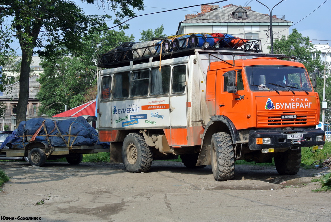 Сахалинская область, № М 581 OO 65 — КамАЗ-4326-15 [43260R]