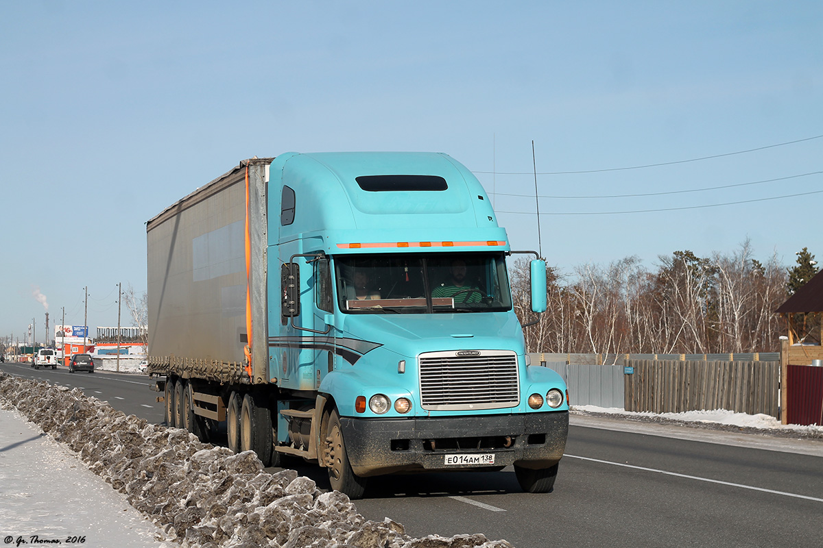 Иркутская область, № Е 014 АМ 138 — Freightliner Century Class