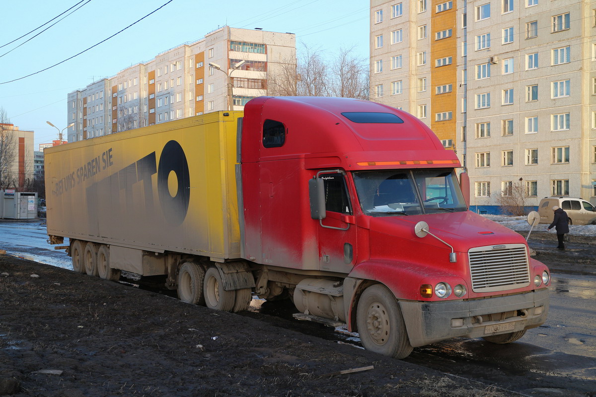 Омская область, № Н 003 УВ 55 — Freightliner Century Class