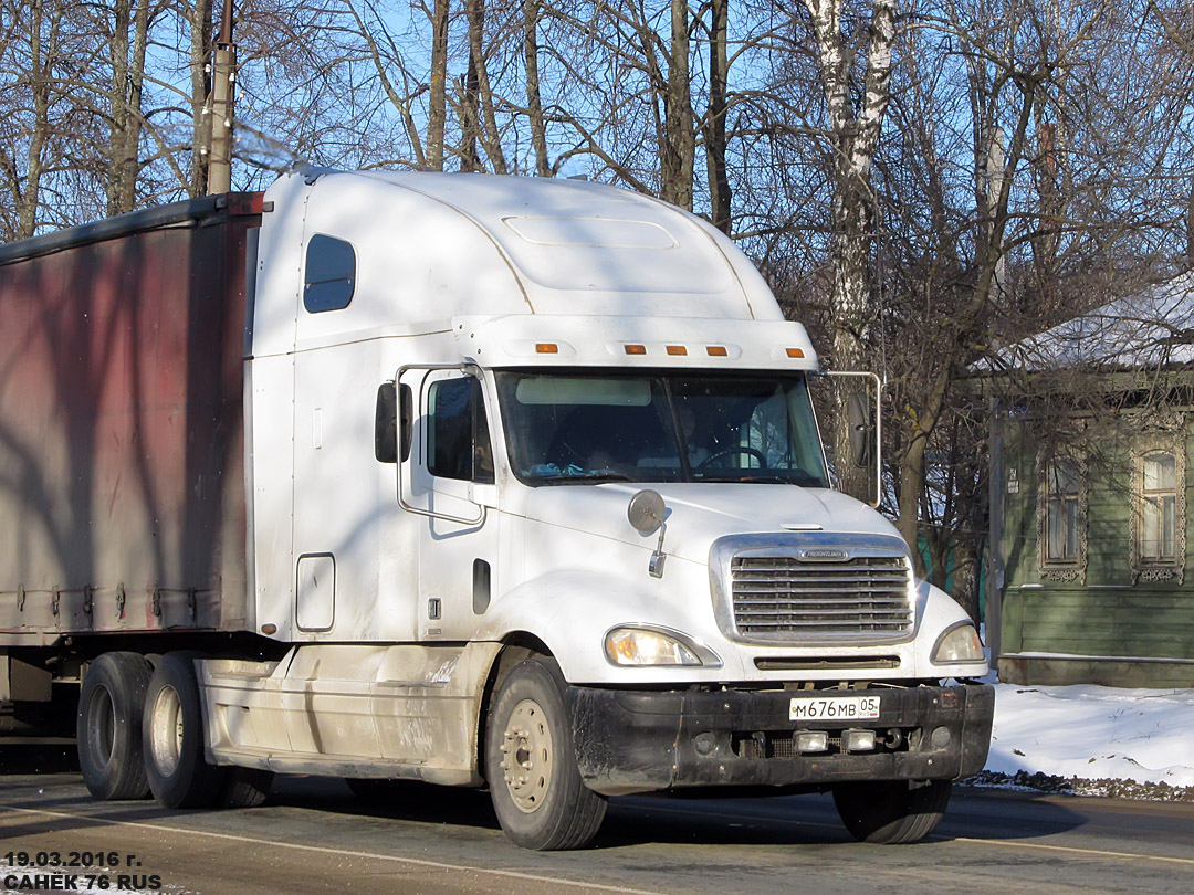 Дагестан, № М 676 МВ 05 — Freightliner Columbia