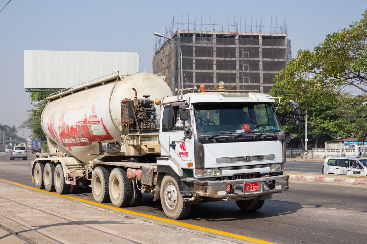 Мьянма, № 9B-8123 — Nissan Diesel Big Thumb