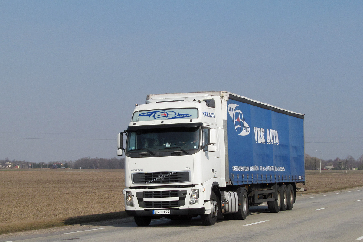 Латвия, № DM-424 — Volvo ('2002) FH12.440