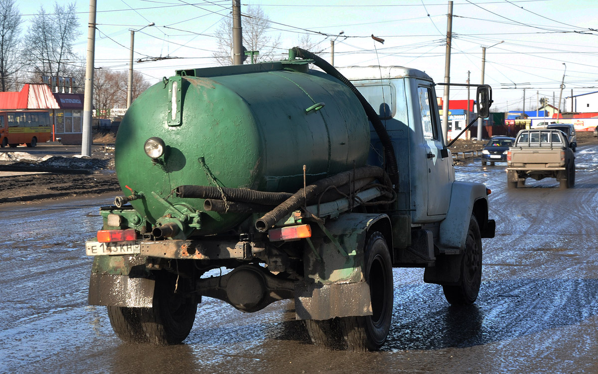 Омская область, № Е 143 КН 55 — ГАЗ-3307