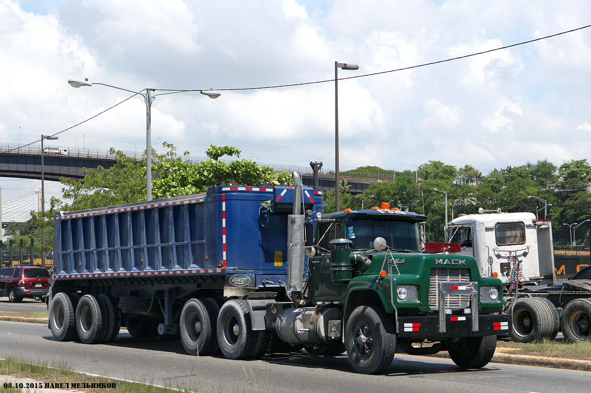 Доминиканская Республика, № (DO) U/N 0008 — Mack R-Series