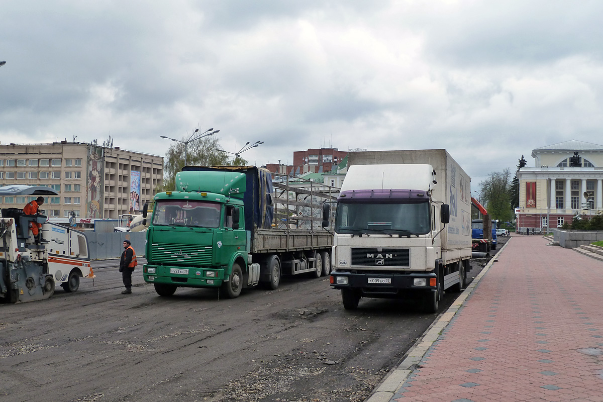 Брянская область, № М 223 ХЕ 32 — МАЗ-54323; Брянская область, № К 009 ЕО 32 — MAN F90 (общая модель)