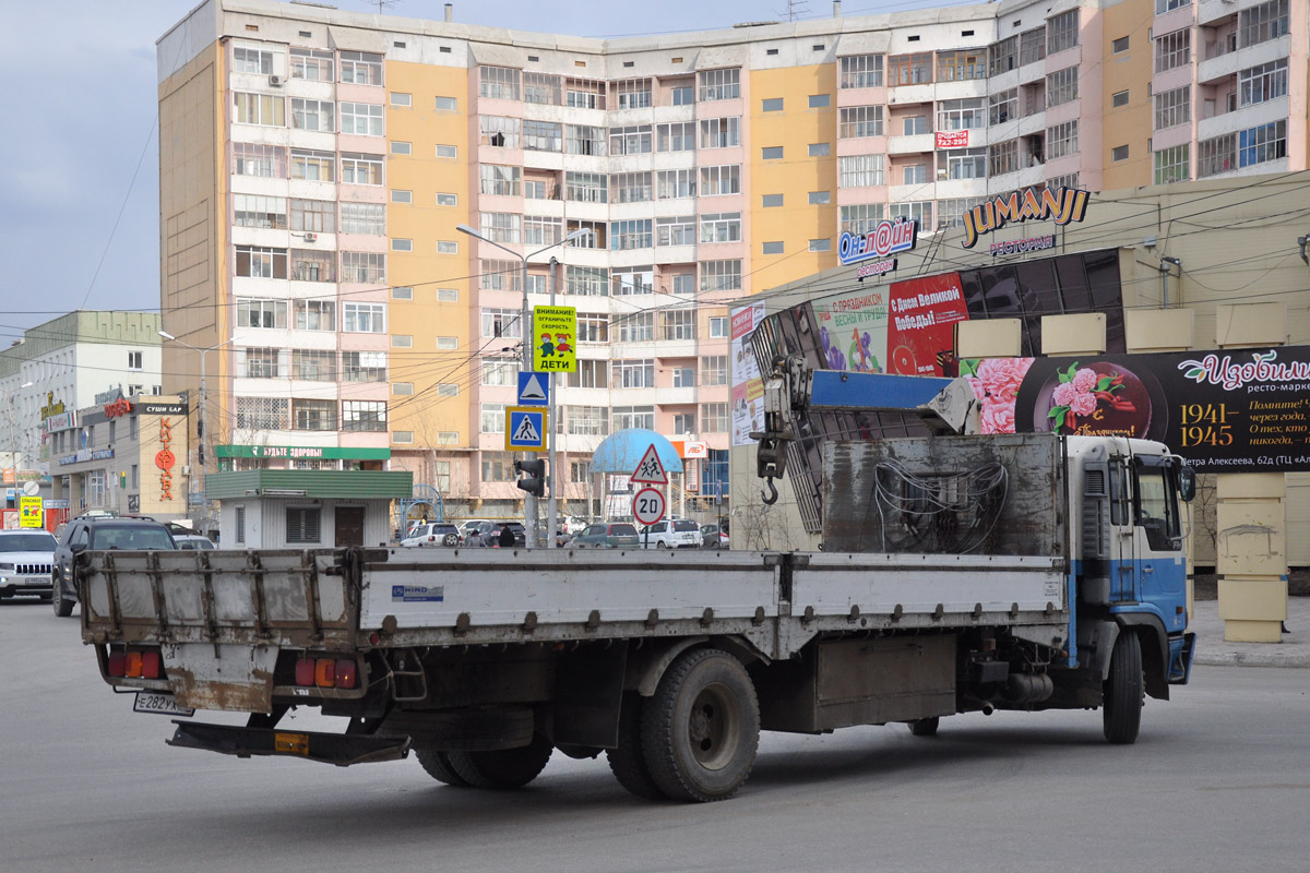 Саха (Якутия), № Е 282 УХ 22 — Hino FH