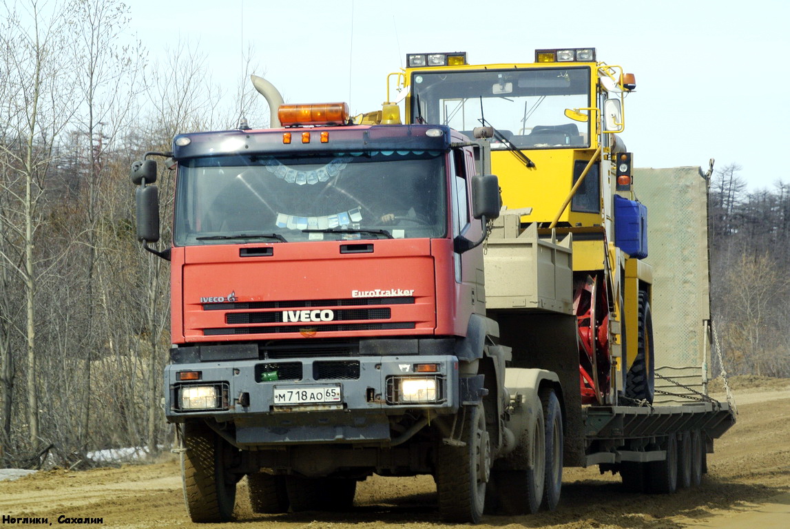 Сахалинская область, № М 718 АО 65 — IVECO EuroTrakker