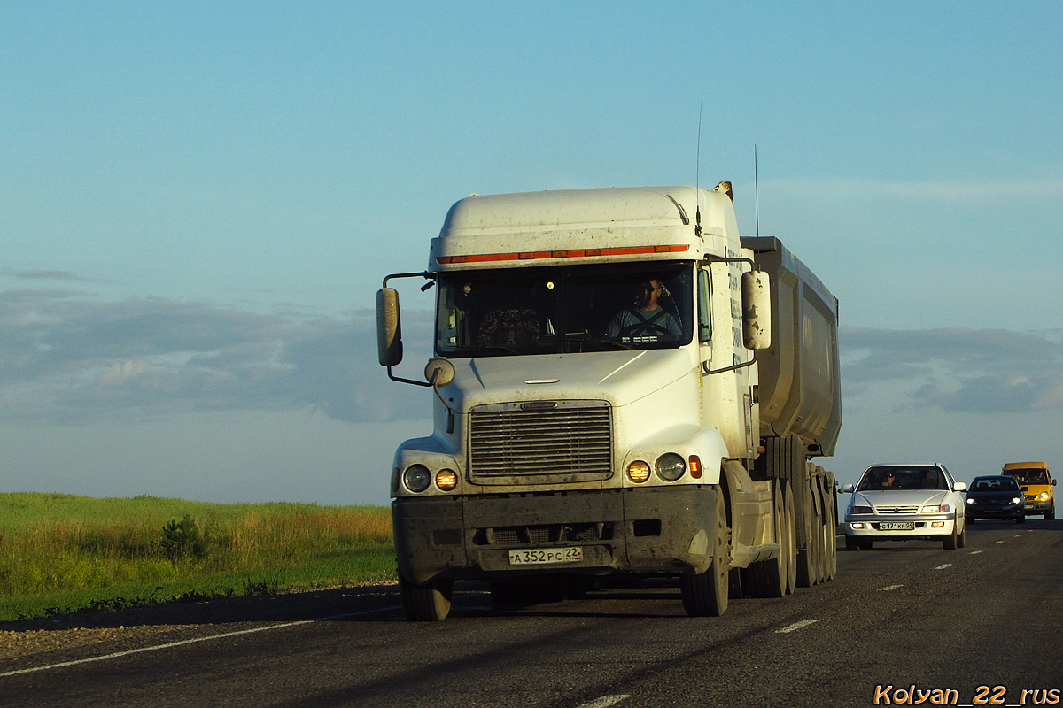 Алтайский край, № А 352 РС 22 — Freightliner Century Class