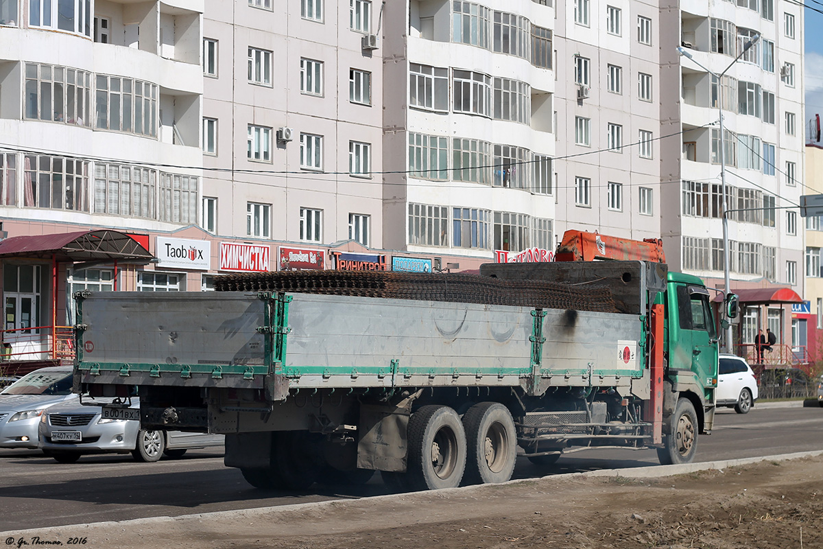 Саха (Якутия), № В 001 ВХ 14 — Nissan Diesel Big Thumb