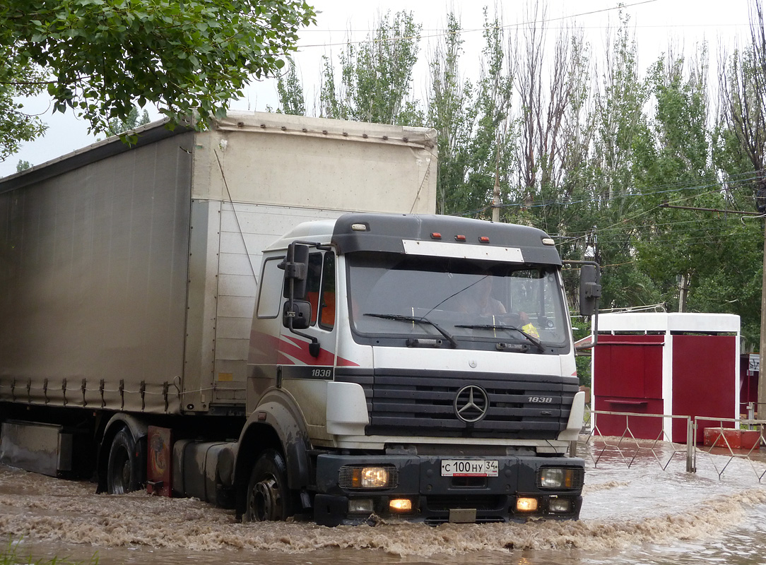 Волгоградская область, № С 100 НУ 34 — Mercedes-Benz SK 1838