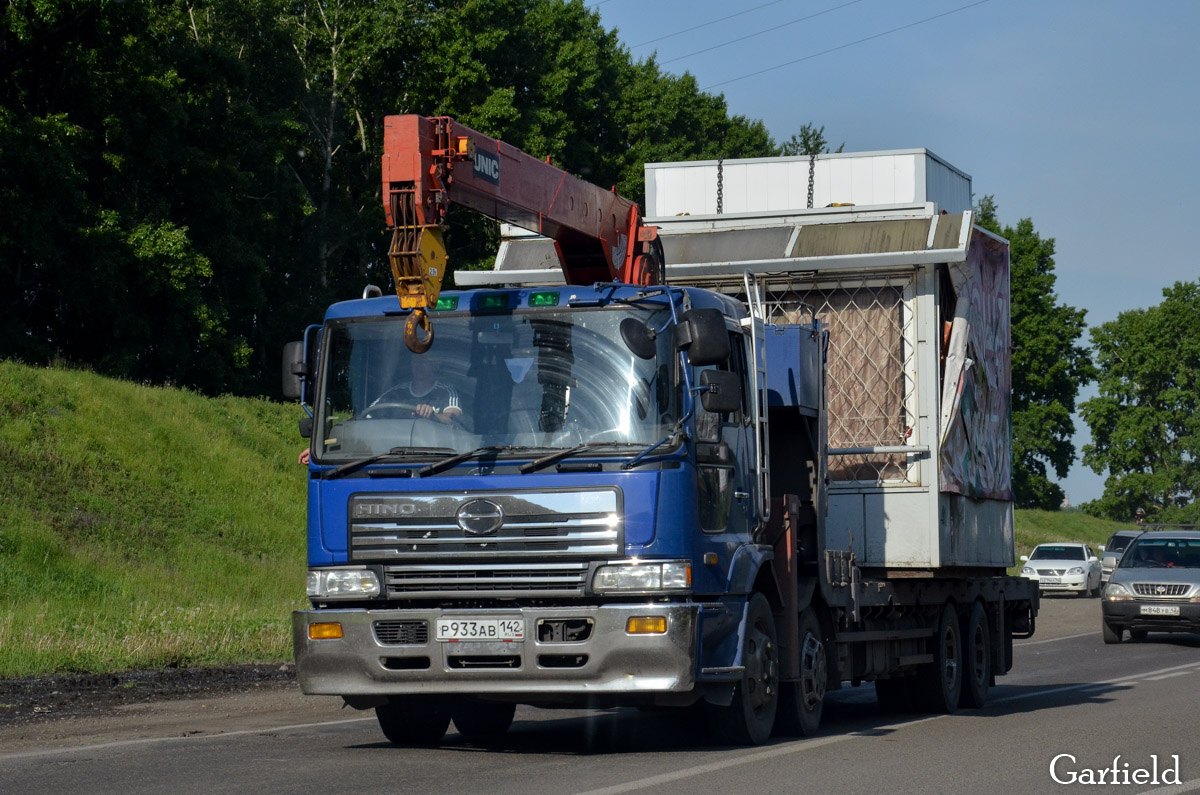 Кемеровская область, № Р 933 АВ 142 — Hino Profia