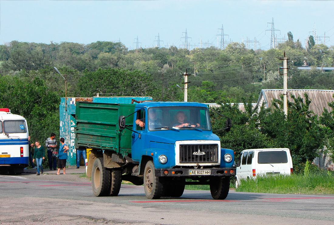 Днепропетровская область, № АЕ 8027 НН — ГАЗ-33072