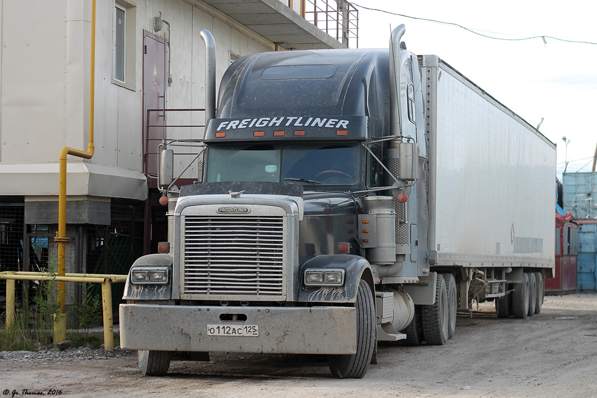 Приморский край, № О 112 АС 125 — Freightliner FLD 132 Classic XL