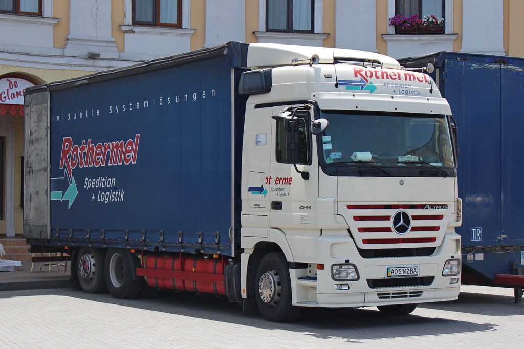 Закарпатская область, № АО 5142 ВА — Mercedes-Benz Actros ('2003) 2544