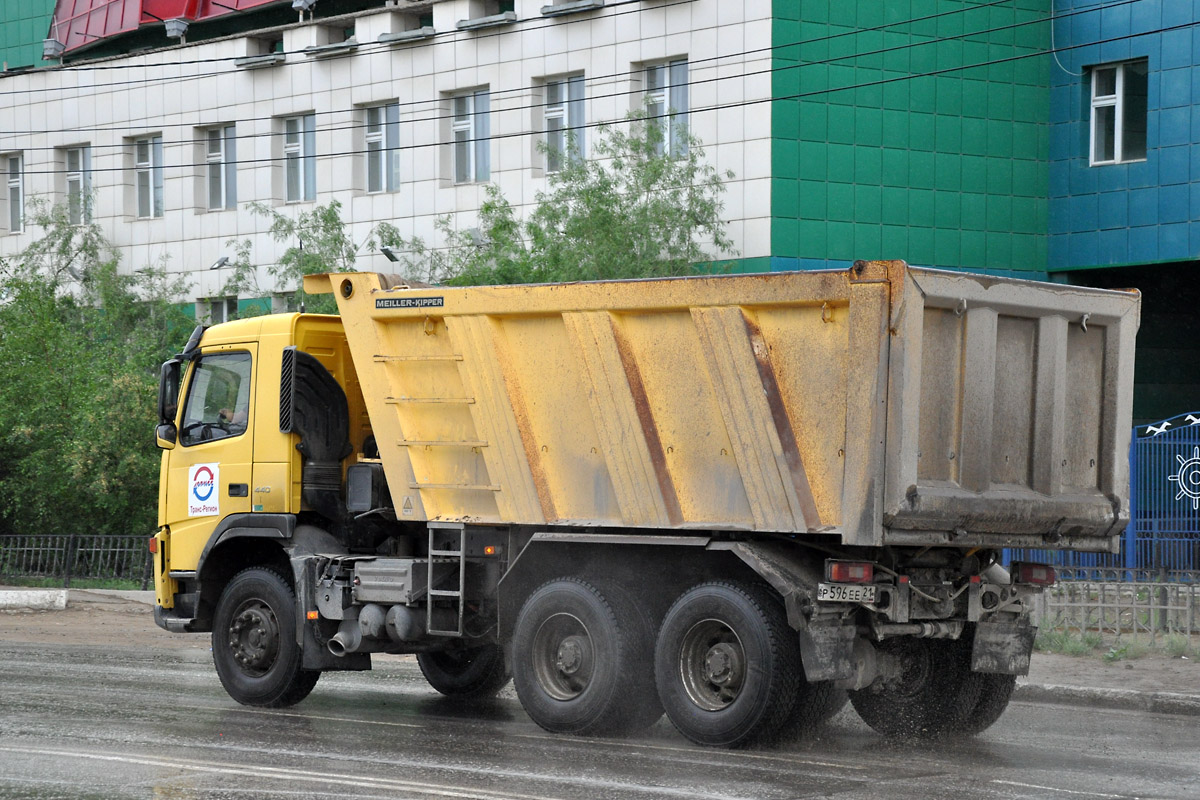 Чувашия, № Р 596 ЕЕ 21 — Volvo ('2002) FM12.440