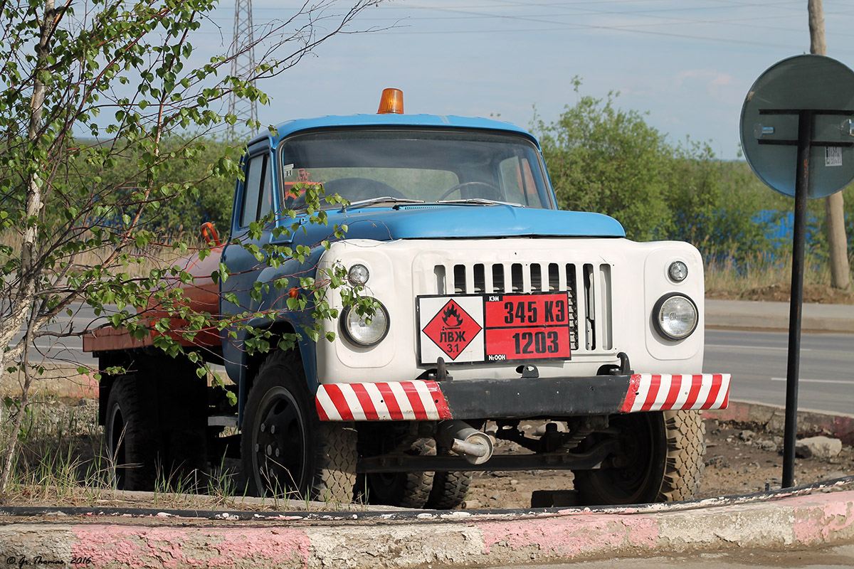 Саха (Якутия), № (14) Б/Н 0181 — ГАЗ-52-04; Саха (Якутия) — Автомобили на постаментах; Техника на постаментах, памятники (Саха (Якутия))