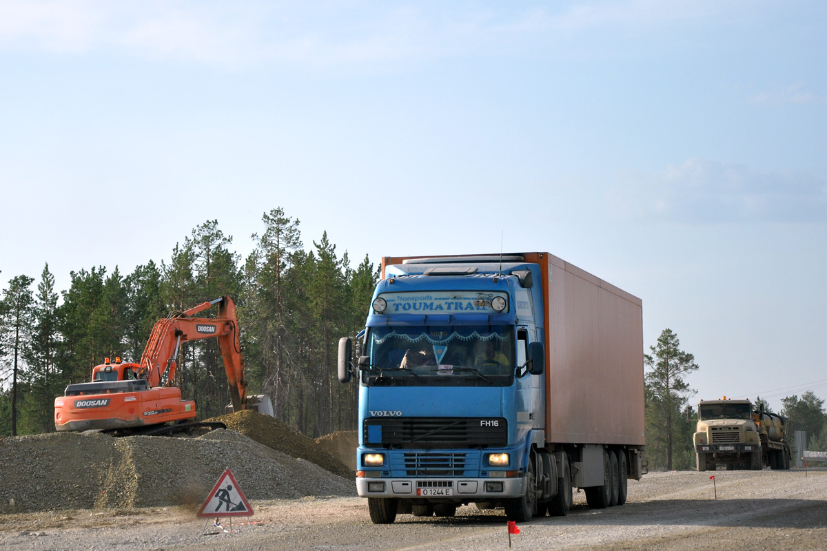 Киргизия, № O 1244 E — Volvo ('1993) FH16.520