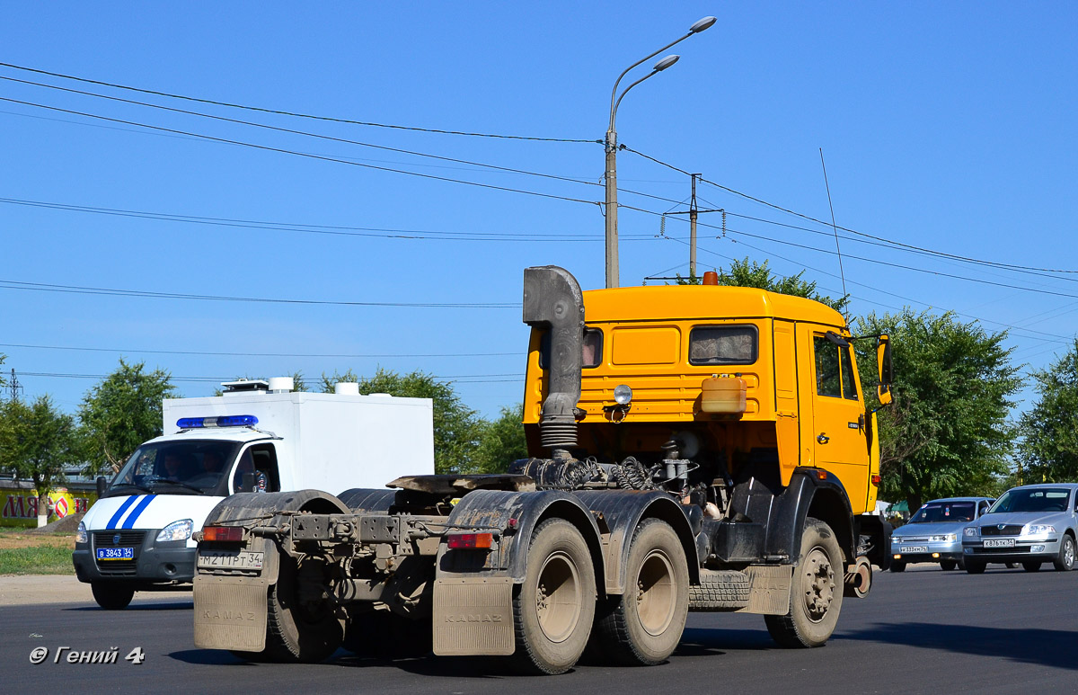 Волгоградская область, № М 211 РТ 34 — КамАЗ-54115-15 [54115R]