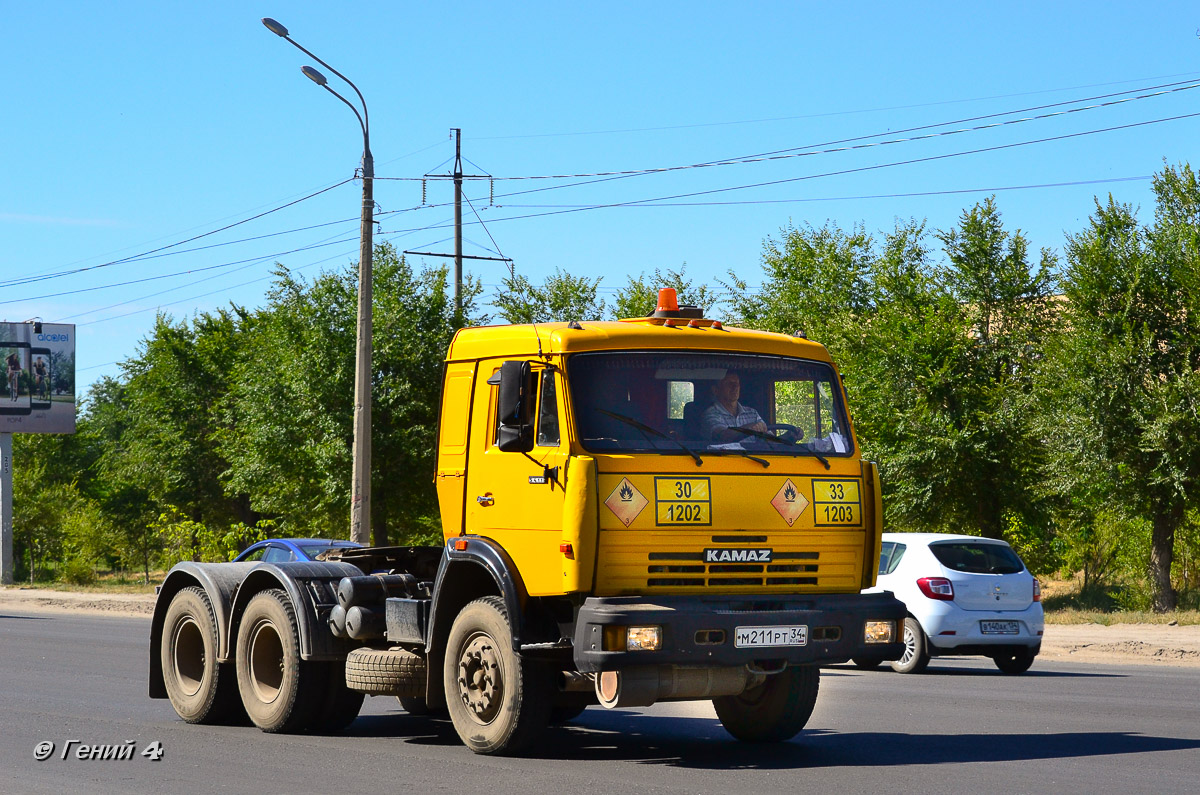 Волгоградская область, № М 211 РТ 34 — КамАЗ-54115-15 [54115R]