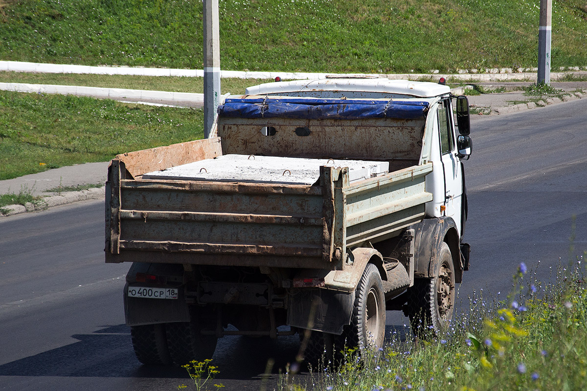 Удмуртия, № О 400 СР 18 — МАЗ-555102