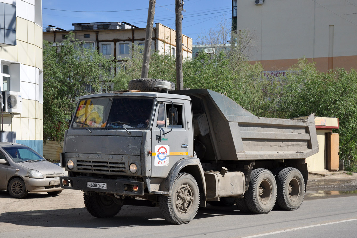 Чувашия, № М 608 ВМ 21 — КамАЗ-55111 [551110]