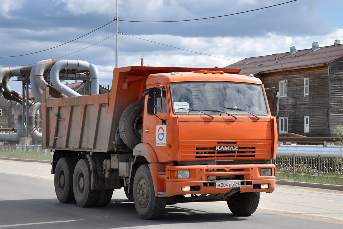 Чувашия, № В 004 КВ 21 — КамАЗ-6520-06 [65200F]