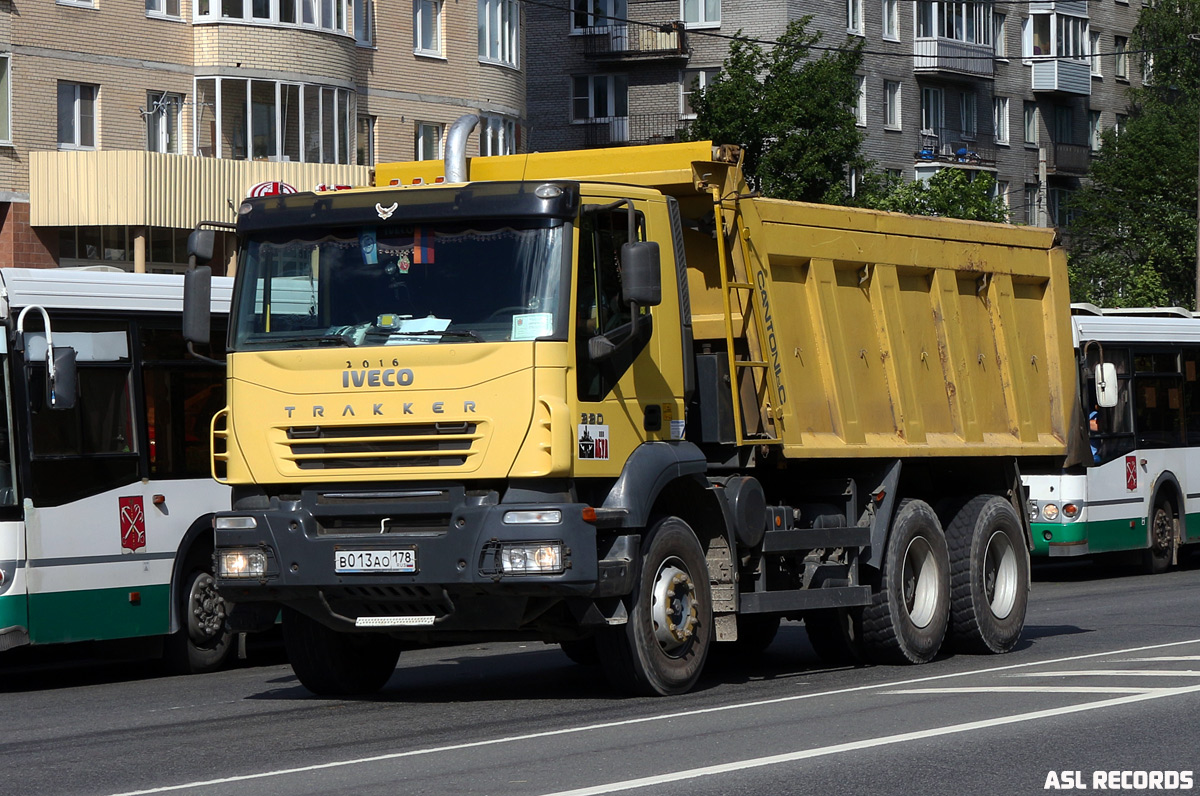 Санкт-Петербург, № В 013 АО 178 — IVECO Trakker ('2004)