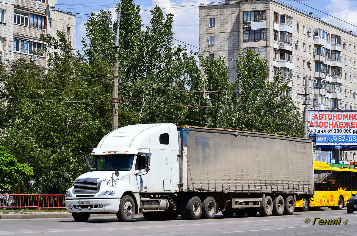 Волгоградская область, № Р 290 ТН 34 — Freightliner Columbia