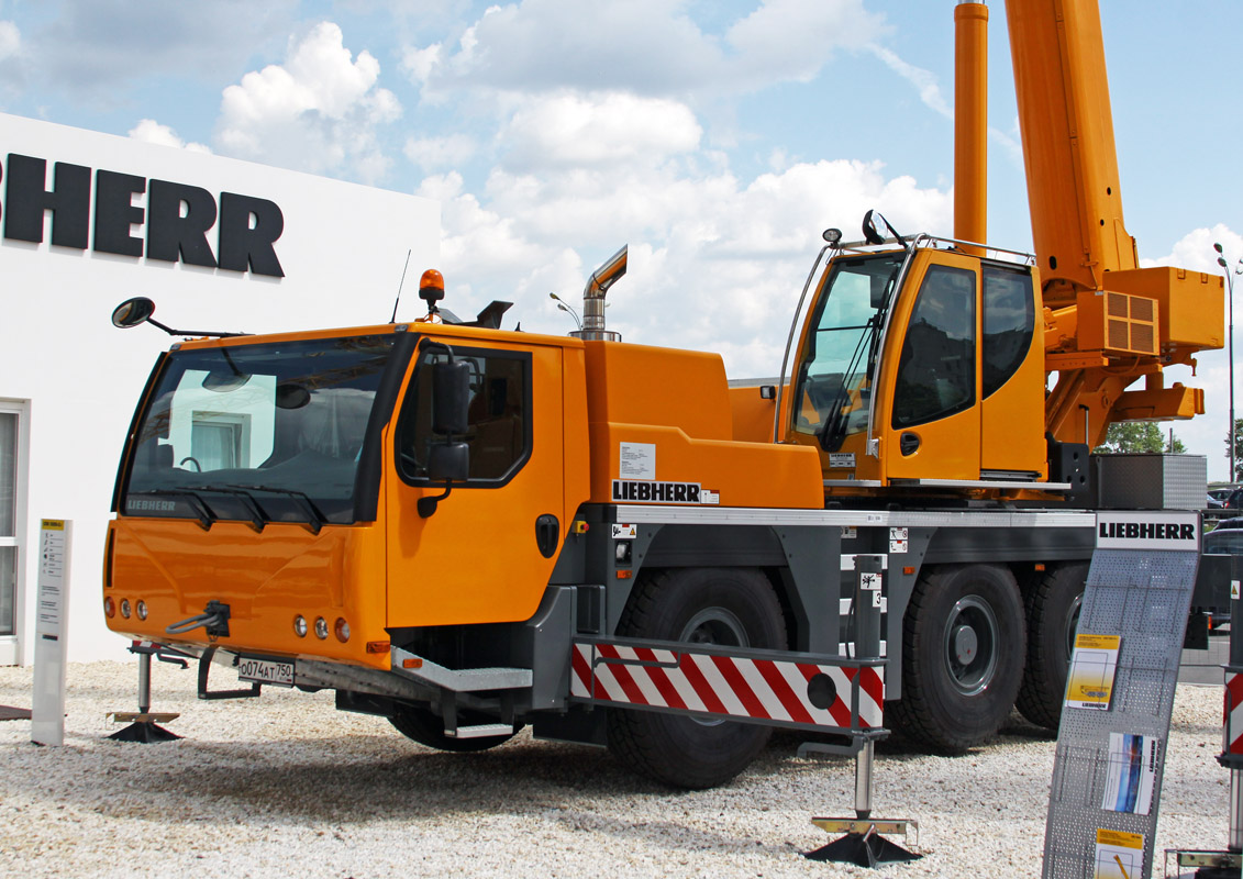 Московская область, № О 074 АТ 750 — Liebherr (общая модель)