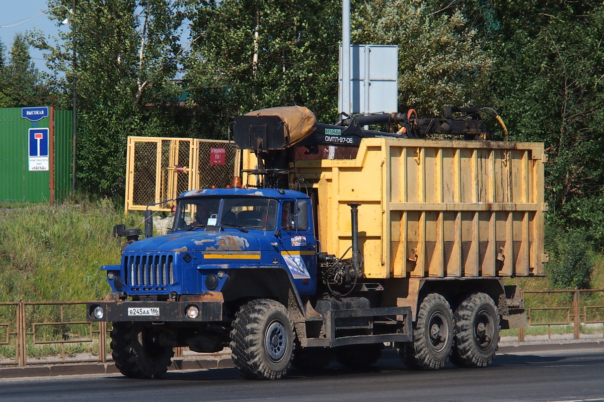 Ханты-Мансийский автоном.округ, № В 245 АА 186 — Урал-4320-40