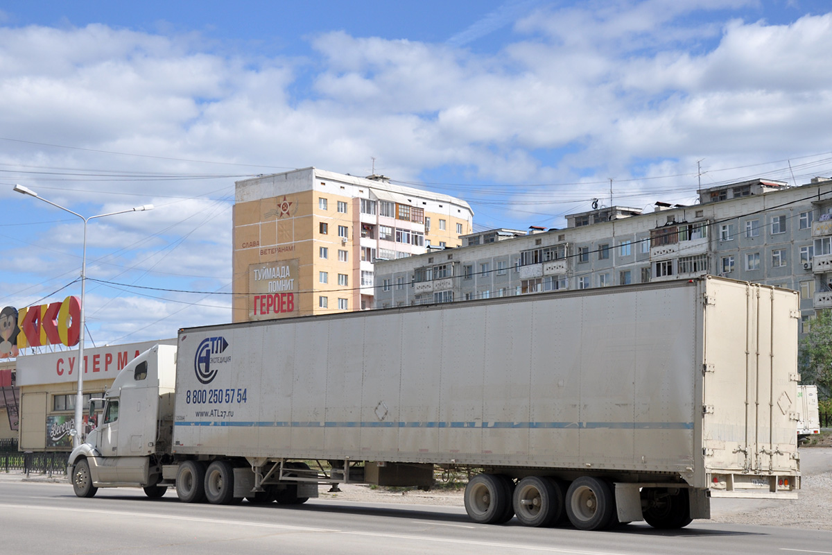 Новосибирская область, № А 564 ОН 154 — Freightliner Columbia