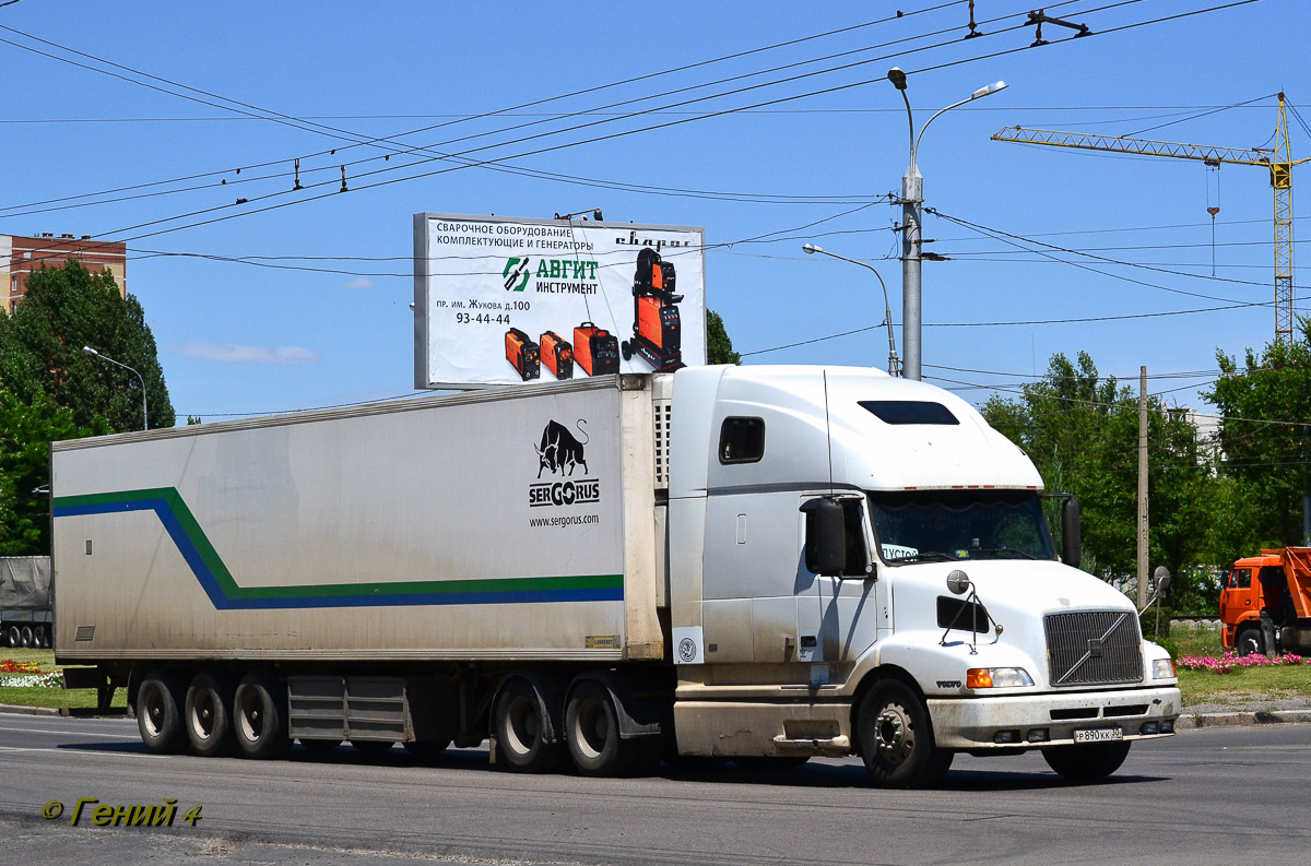 Астраханская область, № Р 890 КК 30 — Volvo VNL660