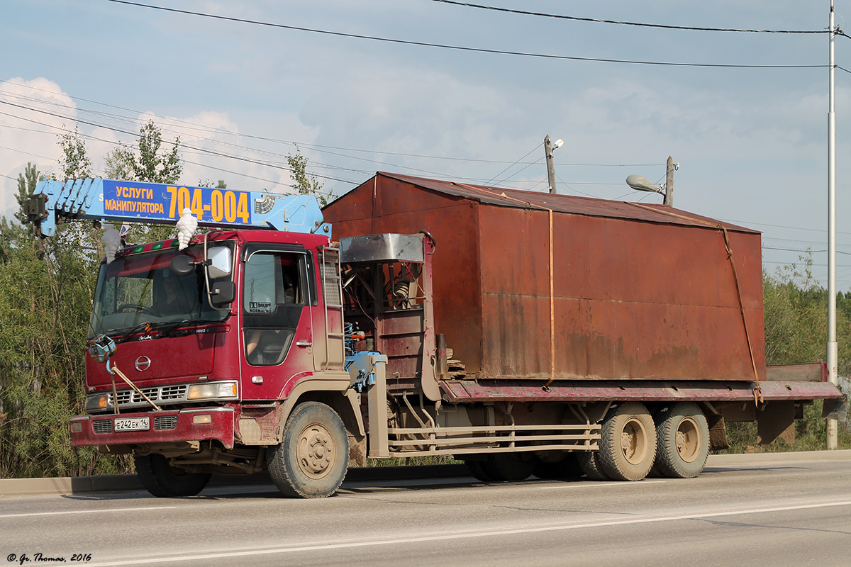 Саха (Якутия), № Е 242 ЕК 14 — Hino Profia